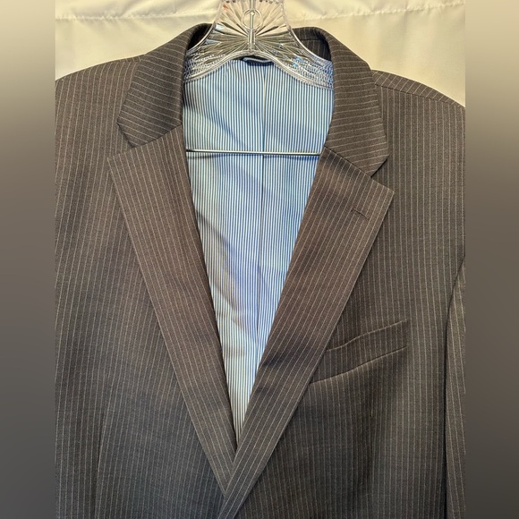 Tommy Hilfiger 100% Wool Men’s 44R Charcoal Gray Pinstripe Blazer Mint Condition - Picture 8 of 11
